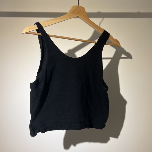 3/$25 offer - Vintage Maui Cropped Tank - Picture 2 of 3